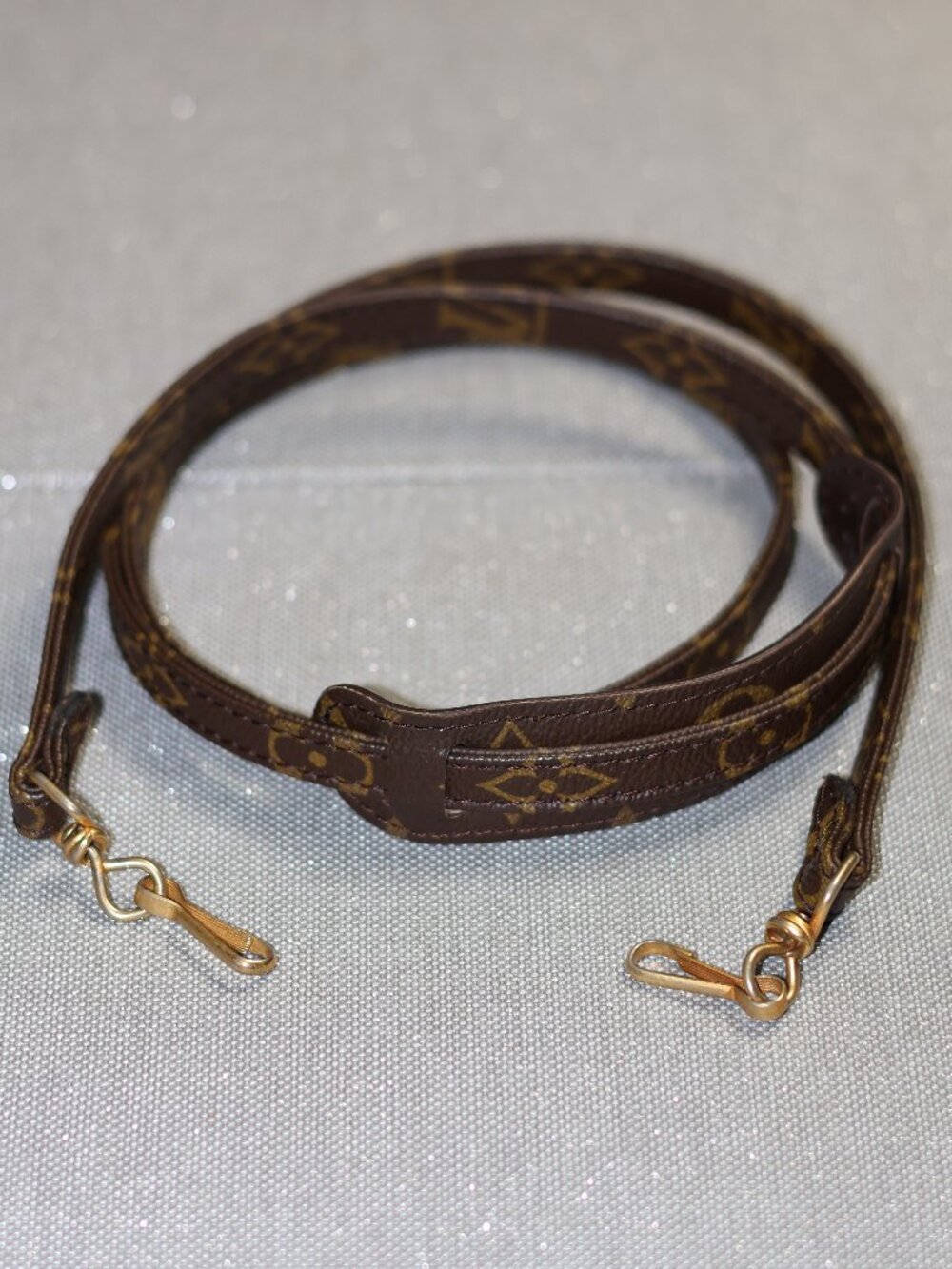 100% Authentic LOUIS VUITTON Shoulder Strap Monogram 51" Long